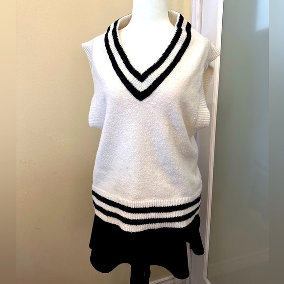 Oak + Fort Sweater vest - Picture 1 of 8